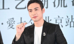 每日吃瓜爆料易烊千玺,瓜田里的青春偶像
